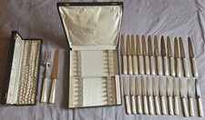 FELIX FRERES Coffret 12 + 12 = 24 couteaux  métal argenté  + couvert de service