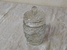 Pot en verre avec couvercle