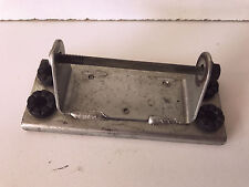 UN SUPPORT FIXATION DE RESERVOIR POUR MOTO SUZUKI 600 GSR 2006 