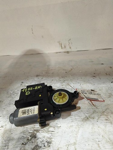 Moteur leve vitre avant - , droit