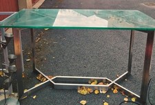 table Paul Legeard avec dessus