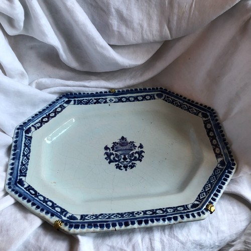 Plat octogonal faience de - plat, en