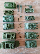 Lot vintage anciens chars Atlantic 1/72 plus pièces années 70.
