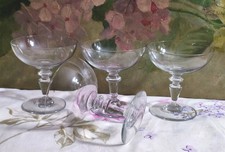 4 ANCIENNES COUPES À