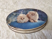 Ancienne Boite en métal avec Chats, chatons  22 x 14 cm par 4 cm de haut