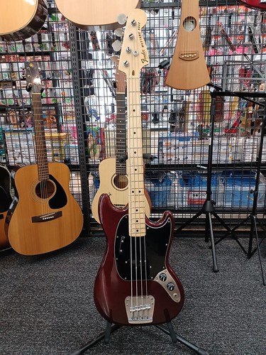 Guitare électrique basse