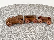 Petit train en bois, jouet ancien