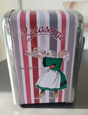 Distributeur de serviettes