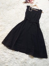 Robe noire en dentelle Laura