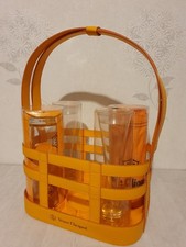 101  - "pique-nique" Veuve Clicquot + 2 flûtes Trendy + 2 verres + 1 tablier