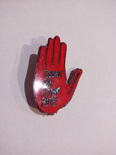 Broche Badge Touche Pas À Mon Pote SOS Racisme Coluche Renaud Les Enfoirés Rouge