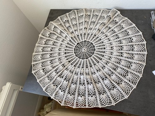 Ancien napperon rond broderie