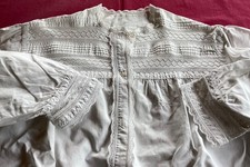 Ancienne Chemise brodée Femme