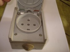 Legrand Prise 3P+T + N