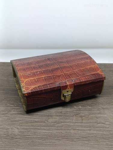 Ancienne boite tole - , en