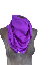 Très Beau Et Authentique Grand Foulard 100% Soie Violet Louis Vuitton 