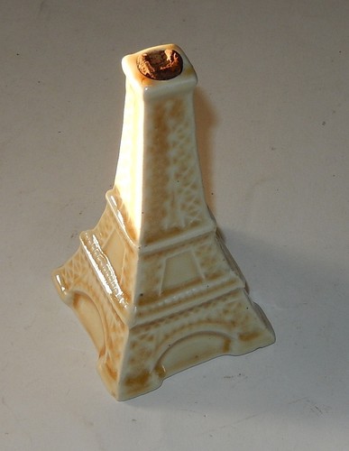 Bouteille forme tour - forme, de