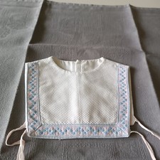 Bavoir vintage blanc pour