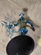 NARUTO HATAKE KAKASHI FIGURINE SUR SOCLE
