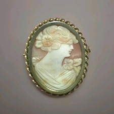 Ancienne Broche Véritable