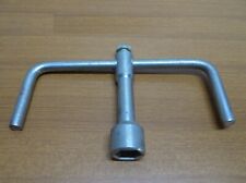 Clé Démonte-Roue Pour