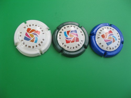 Lot capsules de - 3, capsules.