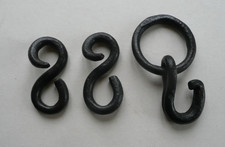 Ancien ANNEAU et son CROCHET + 2 CROCHETS en Fer forgé du XIXe S.