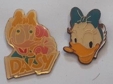 lot 2 pins disney daisy