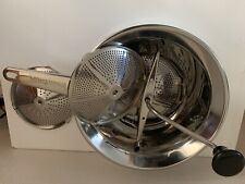 PRESSE PUREE INOX MOULINEX COMME NEUF AVEC SES 2 GRILLES ET SA BOITE