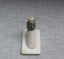 BAGUE ANCIENNE EN VERMEIL AVEC PETITS ROSES. 5.72 grs.  TdeD 50