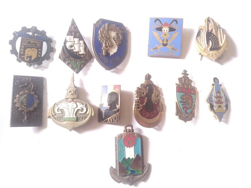 Insignes militaires rare - insignes,