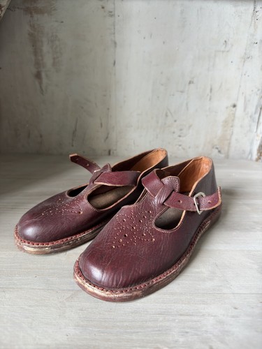 Chaussures enfant anciennes - chaussures,