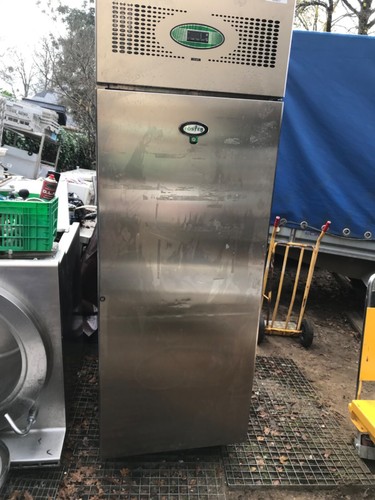 Grand frigo professionnel une