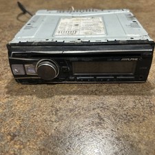 Alpine CDE-154BT Radio