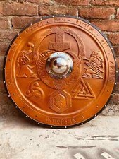 Bouclier viking sculpté