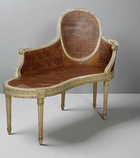 BANQUETTE CANNÉE DES ANNÉES 1900  DE STYLE LOUIS XVI EN BOIS PATINÉ