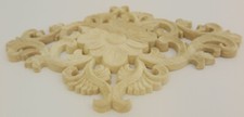 Ornement En Bois Sculpté De
