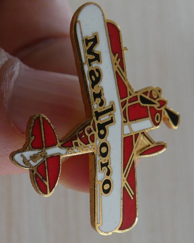 Rare pin vintage - avion, pub