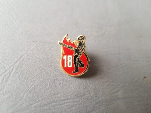 Pin pompiers sapeurs - -,