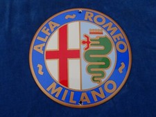 JOLIE Nice RARE TOP ++ PLAQUE BOMBEE Domed plate ALFA ROMEO MILANO Ø 13 CM