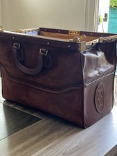 Mallette de docteur  Cartier années 60/70 – cuir & suède – clé d’origine – rare