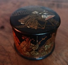 Ancienne petite boîte / poudrier NIII décor asiatique  C96