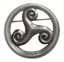 Broche celtique en étain
