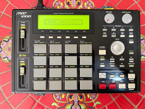 Akai mpc1000 sampler - akai,