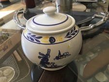 SUCRIER PORCELAINE SIGNEE