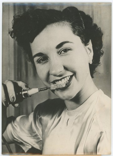 Nouvelle brosse dent - nouvelle,