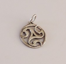 PENDENTIF TRISKEL  MOTIFS