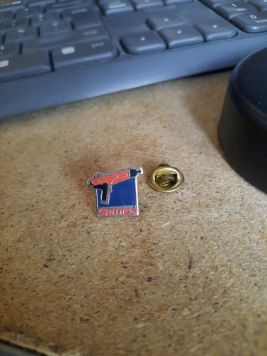 Pin mini petit - pin's, pins