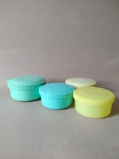 Lot de 4 boites en plastique