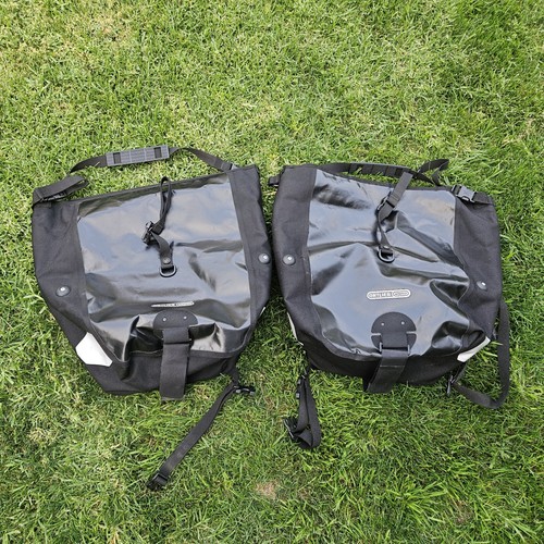 Set pair of - set,